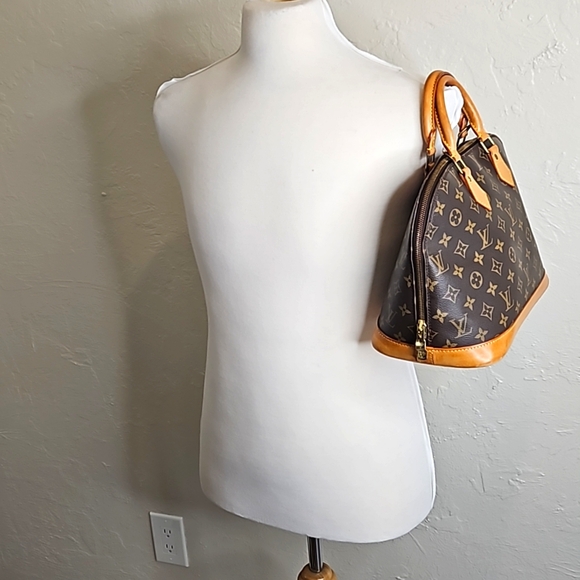 Authentic Louis Vuitton LV Alma PM Monogram Handbag Tote w/ Dust bag, Lock & Key - Picture 16 of 17